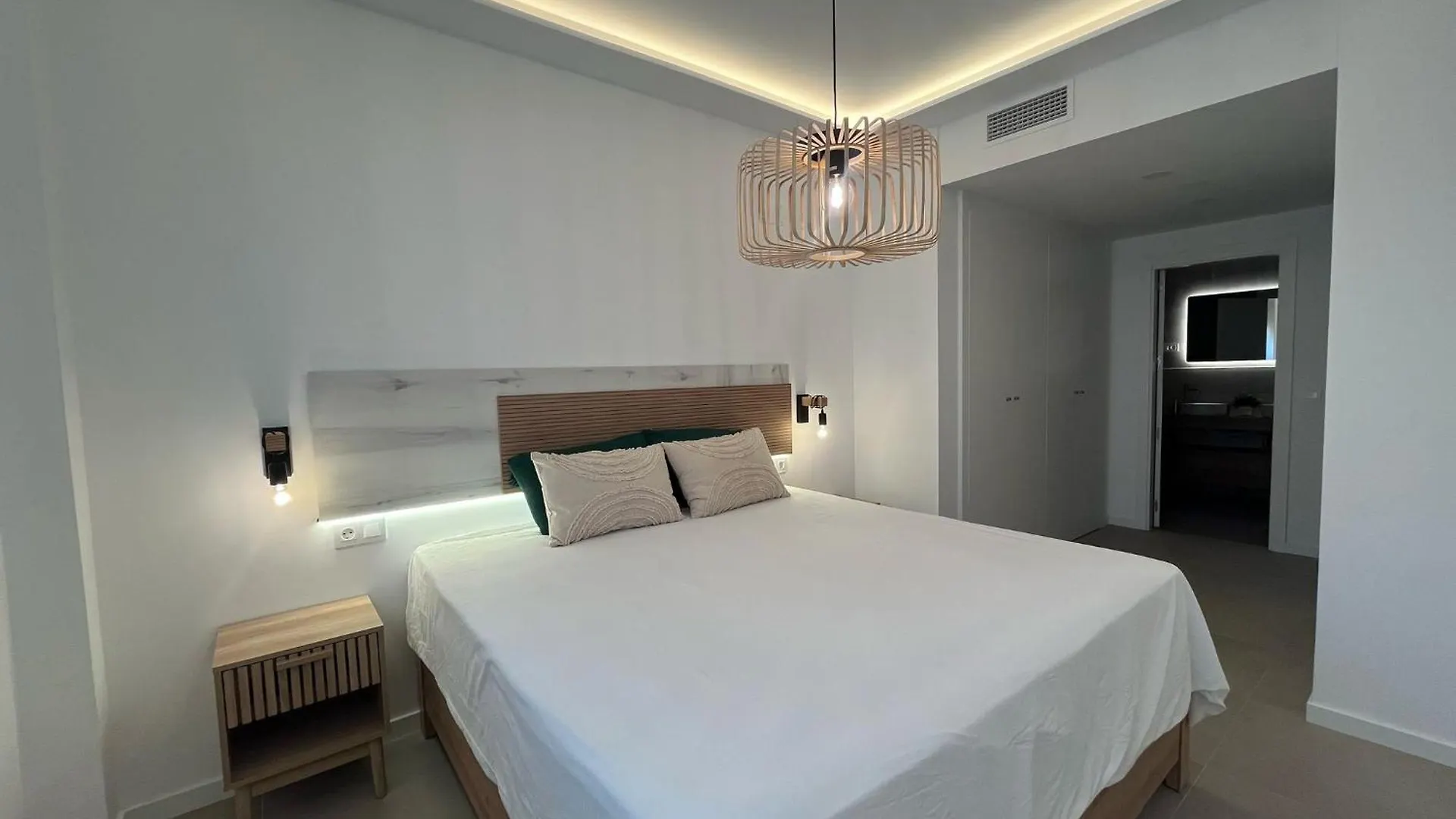 Luxury Apartment In Playa De Los Alamos Torremolinos Španělsko