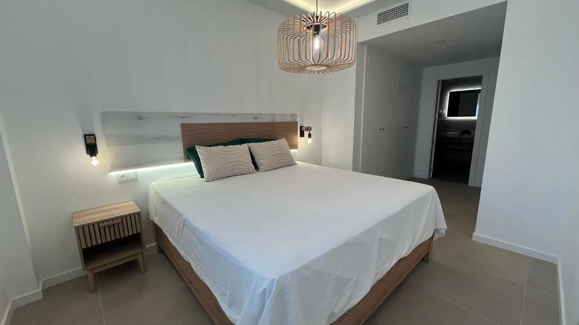 טורמולינוס Luxury Apartment In Playa De Los Alamos
